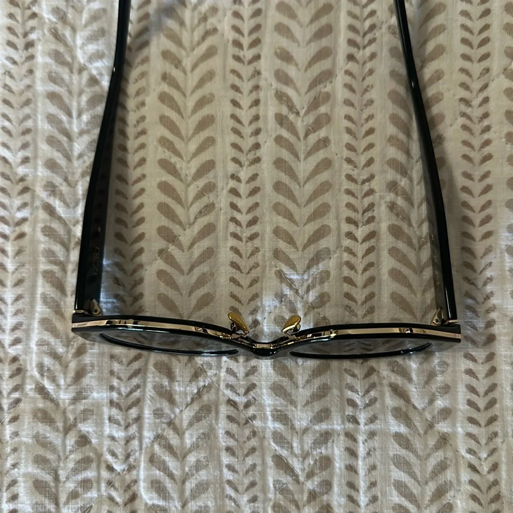DEZI Black Sunglasses